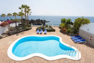 Image de Penthouse in Ocean front Villa - Next to the Beach