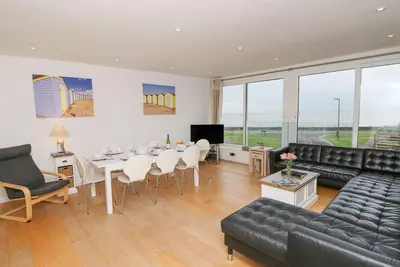 Image de Sea House, character holiday cottage, with a garden in Rustington