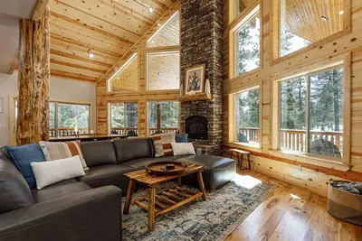 Image de Serenity Pines! Luxury Spa!