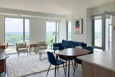Image de Bright Bluish Oak 2br In Tysons w Amenities + Mall/Pool/Gym