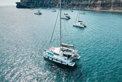Image de Bateau 'Catamaran B-happy Bali' avec vue sur mer et climatisation