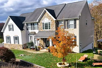 Image de Family-friendly Mtn luxury home in Poconos. Abundant spaces, and stunning views.