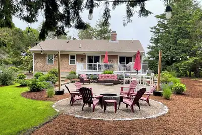 Image de Sandy Feet Retreat: 040-C Updated home on large lot near Hardings Beach in S. Chatham