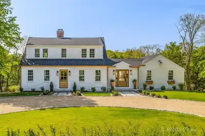 Image de Tonset Manor: 232-O East Orleans Vacation Estate Includes Guest House, Heated Pool, Hot Tub