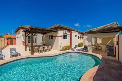 Image de Sleeps 11 ~6 Bedrooms ~PrivatePool ~Outdoor Dining