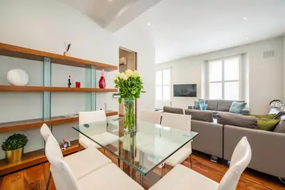 Image de Chic 2 Bedroom Retreat in South Kensington
