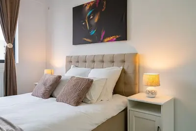 Image de Spacious 1br Apartment, 15 min from the City Center