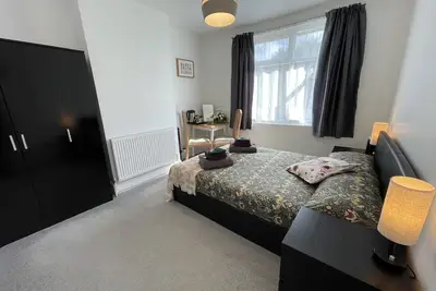 Image de 1 Double Bedroom in Sudbury Hill - 10 mins from Wembley Stadium