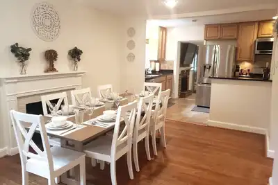 Image de Amazing Escape - 3bd, 1bth, Private Deck near Dc