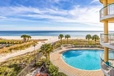 Image de Coastal Elegance: Step Into Paradise at Beach Colony's Beachfront Condo!