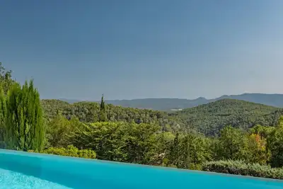 Image de Magnifique maison proche de Seillans, vue incroyable, piscine à débordement 12\/5