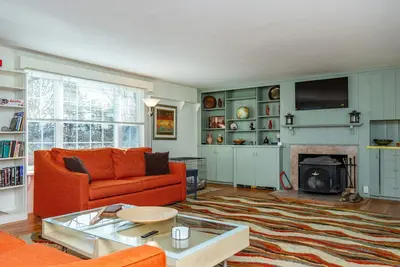 Coastal Farmhouse at Ninigret Pond. Blocks to the beach. Sleeps 4 to 12 people