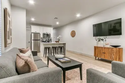 Image de Newly Renovated half duplex, great location in Okc