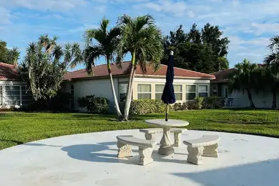 Image de Siesta Key Villa / Walk to the Beach / Heated Pool