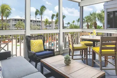 Image de Beach House Resort. Amenities Included Private Beach Area for Guests. 2br Condo