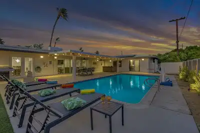Image de IndiOasis: Pool, Spa, Putting Green, Giant Jenga!