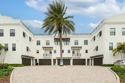 Image de Luxury getaway with water views! Walk to beach and everything Clearwater offers