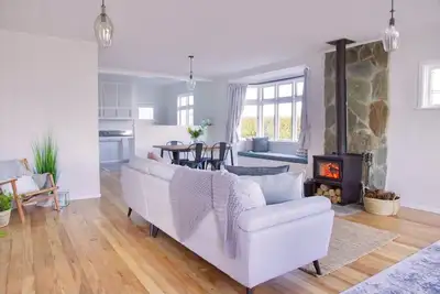 Image de Ranfurly cottage on Central Otago rail trail. \nModern comforts & great value.