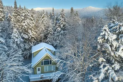 Image de SnowDream Chalet - 4 miles from Jay Peak!