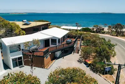 Image de Dolphinview Has Changed - and it is Spectacular - now one of Coffin Bay's Premier Holiday Homes