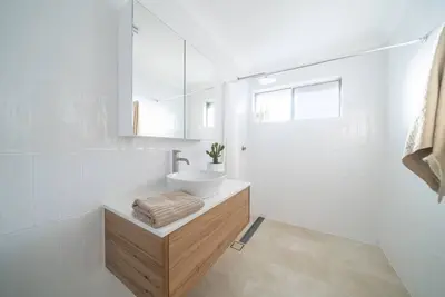 Image de Entire unit in Newcastle: family friendly, free parking, walk to beach and shops