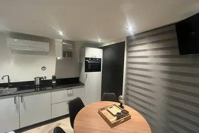 Image de Exclusive Waterside Retreat: Indulge in Luxury on our Zeewolde Houseboat
