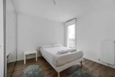 Image de Élégance en Banlieue Parisienne