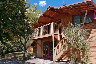 Image de Gîte idéalement situé à proximité du lac de Serre-Ponçon et du Parc des Ecrins