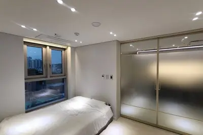 Image de 2023 Very neat bright Apt 1. 5-Room
