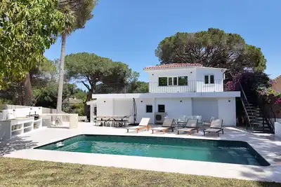 Image de Casa Bahari - Private Villa for 10 next to the best beaches in Marbella