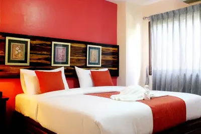 The best 3-star hotel in Bang Saphan located right next to Mae Ram Phueng Beach