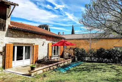 Gîte Mara des Bois - Pigeonnier de Saint-Vincent. Jardin, piscine, terrasse
