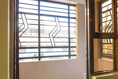 Image de Discover the epitome of luxury and comfort at our clean cozy executive studio.
