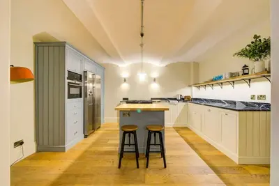 Image de Super central Edinburgh base