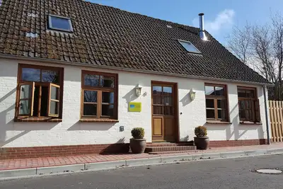 Image de Ferienhaus \"sonnenhaus\" in Garding fĂĽr 1-7 Personen