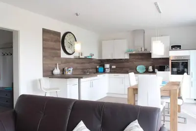 Image de Das Ferienhaus Bietet in 3 Schlafzimmern 7 Personen Einen GemĂĽtlichen Schlafplatz. Ein Spaziergang in den Skulpturenpar Lohnt Sich!
