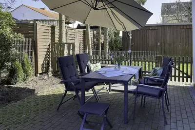 Image de Diese Wunderschöne Ferienwohnung mit 2 Schlafzimmern Befindet Sich im Erdgeschoss im Haus Antonia. Genießen Sie die Sehr Ruhige Lage Auch Gern auf der Großzügigen Terrasse