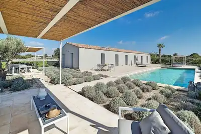 Villa Campana - Modern villa with pool