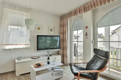 Image de Hier Erwartet Sie Eine Komfortable, Moderne und Sonnige 3 Zimmer Ferienwohnung mit Balkon - nur 250 m bis zum Strand