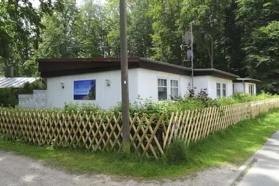 Image de Bungalow Leuchtturm im Ostseeidyll am Waldrand