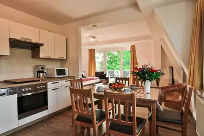 Image de Das Haus Antonia mit Einliegerwohnungen ist nur 700 m vom Langen Sand- und Badestrand Entfernt. Die Wunderschöne Fewo \" Sun\" Besitzt Einen Balkon