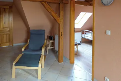 Image de Diese HĂĽbsche 3- Zimmer-ferienwohnung ist Ideal fĂĽr die Kleine Familie Geeignet, Denn bis zur OstseekĂĽste Sind es Auch nur ca. 650 m