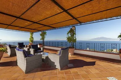 Image de Private villa with sea views and pool