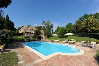 Villa Baci - Large private property with two pools