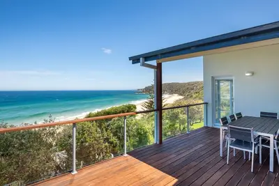 Image de 9 Dickinson Avenue - Ocean and Mountain Views