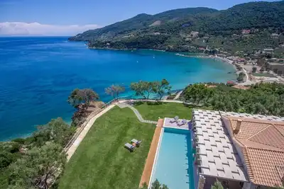 Image de Luxury modern villa with swimming pool