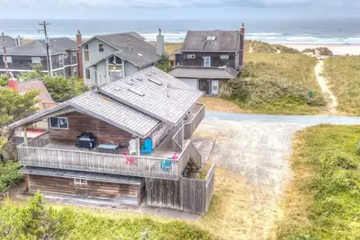 Image de Sitka House Mca1354-Across from beach, Hot tub, 5 bdrm/3bth, oceanview, dogs ok