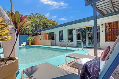 Image de Gay mens heated pool guesthouse/clothing optional w/ game room 10min from Wilton