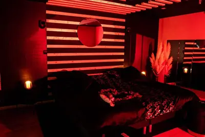 Douceur du Charme - Love Room Chic et Luxueuse à Charmes