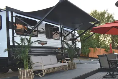 Image de Citrus Grove in Temecula Wine Country -\nResort like accommodations with Jacuzzi